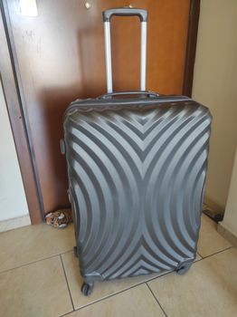 Μεγάλη σκληρή βαλίτσα με ροδες NORTH 
