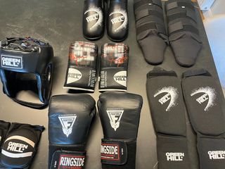 Πωλείται εξοπλισμός Kick Boxing σε εξαιρετική κατάσταση