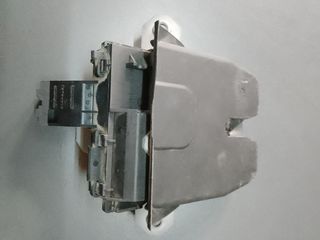 ΚΛΕΙΔΑΡΙΑ ΜΠΑΓΚΑΖ FORD FOCUS 2004-2008 -thumb-1