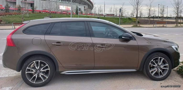 Volvo V60 Cross Country '18 Summum