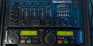 Numark επαγγελματικό CD players control console μικτης κονσόλα 2χphono 4xline in 2x mic και το rack 