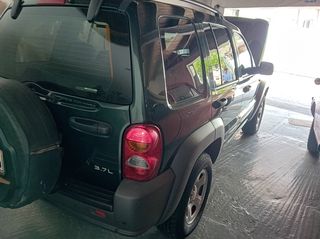 Jeep Cherokee 2004-thumb-1