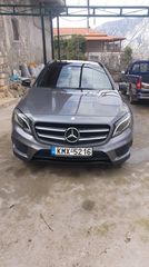 Mercedes-Benz GLA 180 '16 AMG LOOK