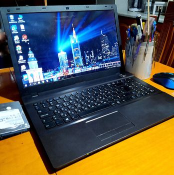 Laptop με INTEL core i3 επεξεργαστή TURBO-X w550 με Windows10 4GB/ 500GB