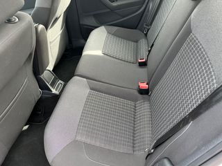 Volkswagen Polo 2015-thumb-13