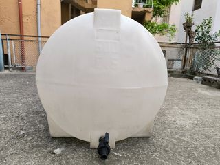 ΠΛΑΣΤΙΚΗ ΔΕΞΑΜΕΝΗ ΝΕΡΟΥ 600 ΛΙΤΡΑ.-thumb-1