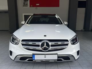 Mercedes-Benz GLC 300 '21 E 4MATIC PANORAMA - MEMORY - MBUX - AMG LINE