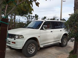 Mitsubishi Pajero '00