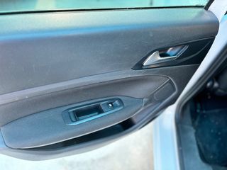 Peugeot 308 2017-thumb-11