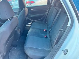 Peugeot 308 2017-thumb-23