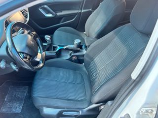 Peugeot 308 2017-thumb-22