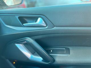 Peugeot 308 2017-thumb-25