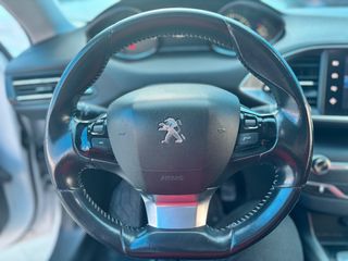 Peugeot 308 2017-thumb-12