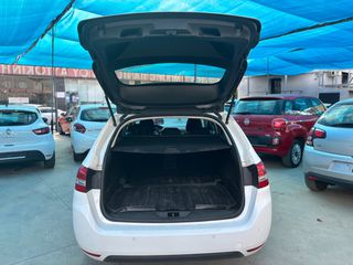 Peugeot 308 2017-thumb-10