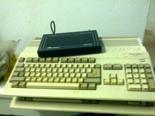 COMMODORE  A 500   AMIGA-thumb-1