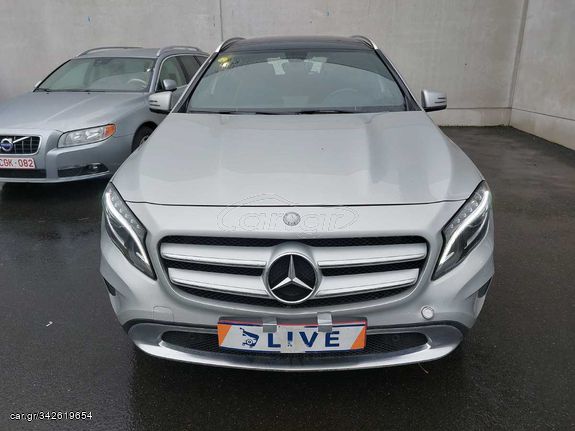 Mercedes-Benz GLA 200 '14 Mercedes-Benz GLA-Klasse GLA 200 d 4Matic Urban