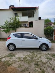 Hyundai i 20  '09-thumb-2