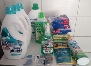 6 λίτρα υγρό απορρυπαντικό / 6 iters of liquid laundry detergent