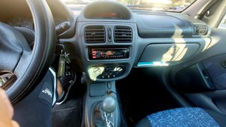 Renault Clio 2001-thumb-5