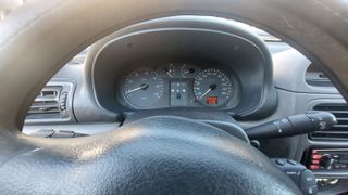 Renault Clio 2001-thumb-6