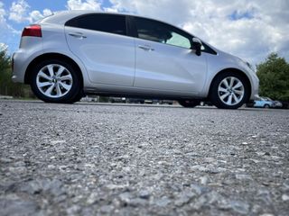 Kia Rio 2016-thumb-10