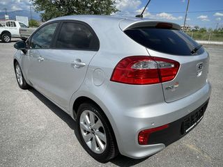 Kia Rio 2016-thumb-12