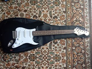 Ηλεκτρική κιθάρα fender squier Stratocaster και θήκη fender 