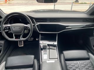 Audi RS6 2021-thumb-7