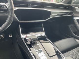 Audi RS6 2021-thumb-10
