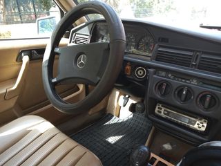 Mercedes-Benz E 180 '91