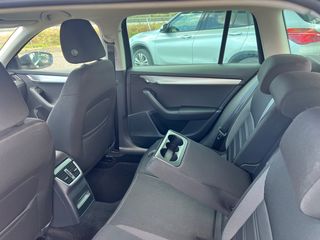 Skoda Octavia 2020-thumb-12