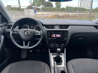 Skoda Octavia 2020-thumb-14