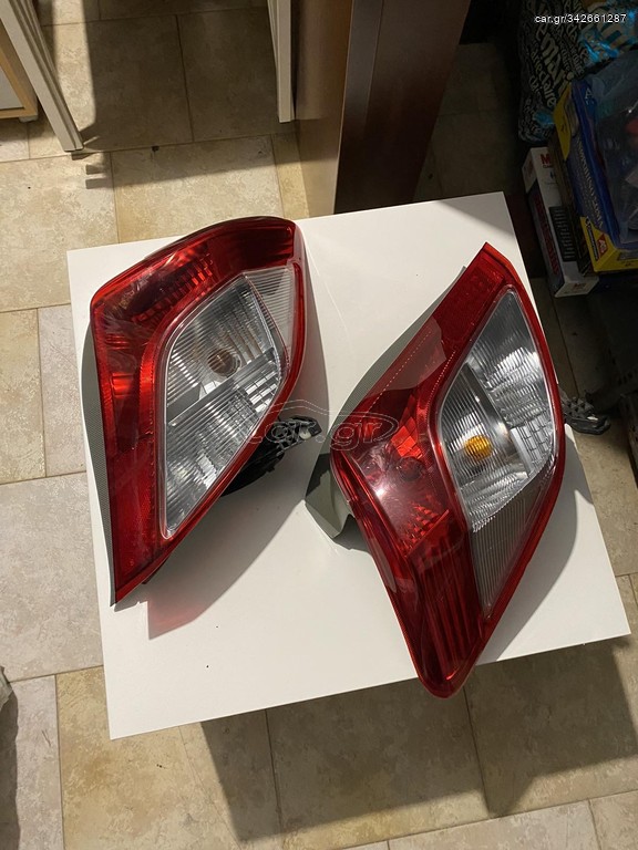 TOYOTA YARIS ΠΙΣΩ ΦΑΝΑΡΙΑ ‘11-‘14