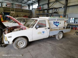 TOYOTA HILUX 1981