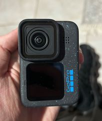 GoPro Hero12 Action Camera 5K Μαύρη με Οθόνη 2.27" στο κουτί της 