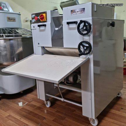 Μηχανή πλασεως ζύμης με καρβελοποιητη.