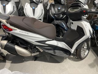 Piaggio Beverly 300 '24 ABS ASR E5