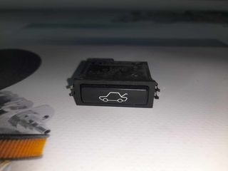 ΔΙΑΚΟΠΤΗΣ ΠΟΡΤ ΠΑΓΚΑΖ BMW Z4 2003-2009   61318365579 (3 PIN)