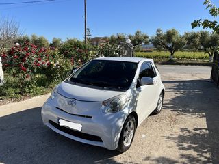 Toyota iQ '11