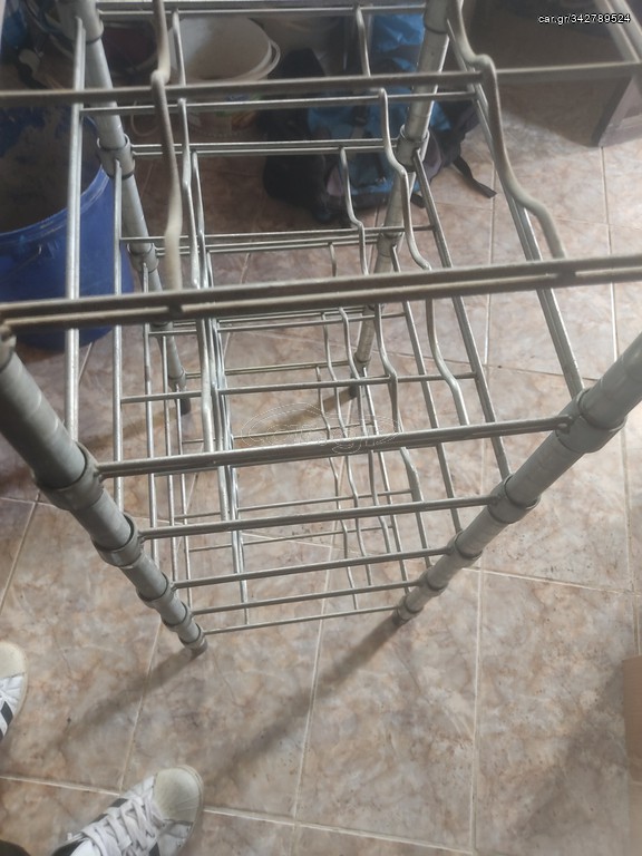 Κρασιά βάση σιδερένια