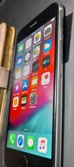 ΚΙΝΗΤΟ apple iPhone 0682 κινητό σε άριστη κατάσταση με φορτιστή και θήκη στο χρώμα που βλέπετε Αν θέλετε να δείτε όλες τις αγγελίες μου.πατηστε κάτω από το όνομα μου ευχαριστώ για τον χρόνο σας