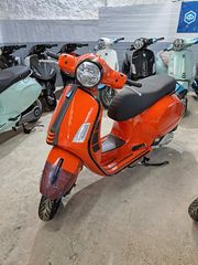 Vespa GTS Super 125 2023-thumb-1