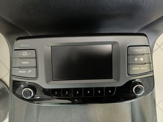 HYUNDAI - i30 - ΟΘΟΝΗ ΓΝΗΣΙΑ-thumb-4