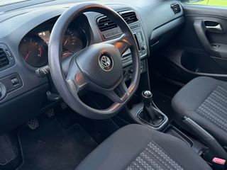 Volkswagen Polo 2016-thumb-4