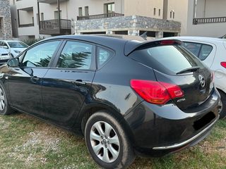 Opel Astra 2016-thumb-3