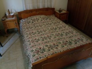 Κρεβάτι διπλό με κομοδίνα