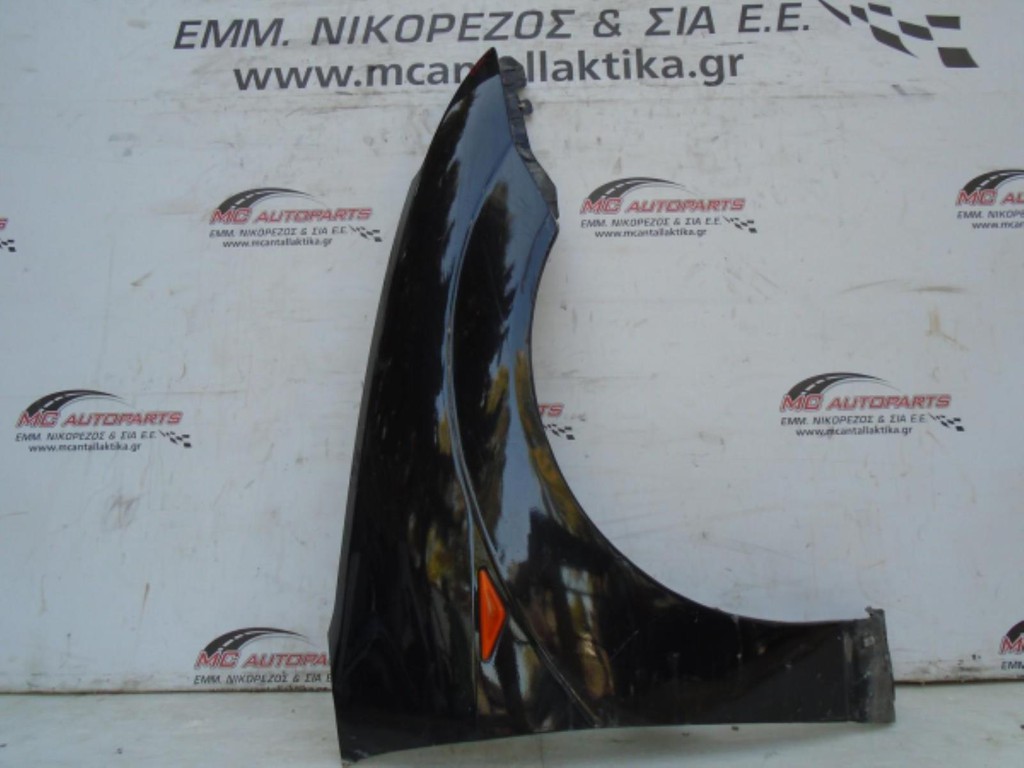 Φτερό  Εμπρός Δεξιό Μαύρο FORD FOCUS (1998-2004)