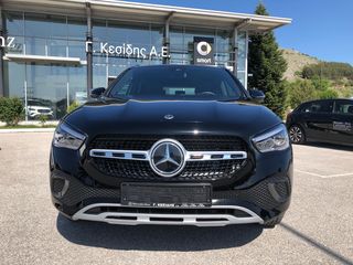 Mercedes-Benz GLA 200 '23  Style 7G-DCT 