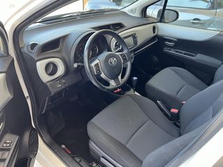 Toyota Yaris 2014 1.5 HYBRID ACTIVE-thumb-4