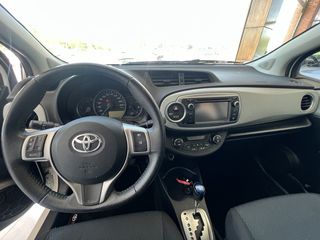 Toyota Yaris 2014 1.5 HYBRID ACTIVE-thumb-3